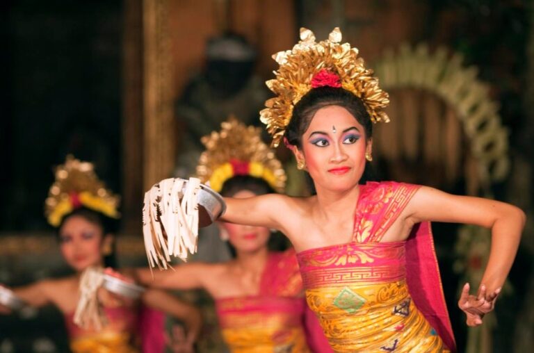 Mengapa-Kebudayaan-Indonesia-Sangat-Beraneka-Ragam