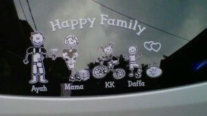 stiker-happy-family-di-mobil-1_169