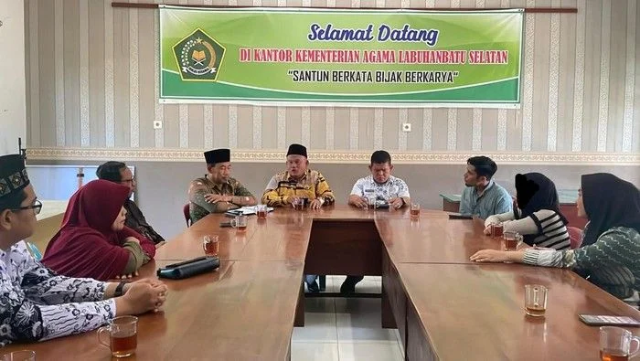 _5009_Siswi-MTs-Darul-Muhsinin-Labusel-Berhenti-Sekolah-Karena-Ditagih-Biaya-Rekreasi--Yayasan-Klarifikasi