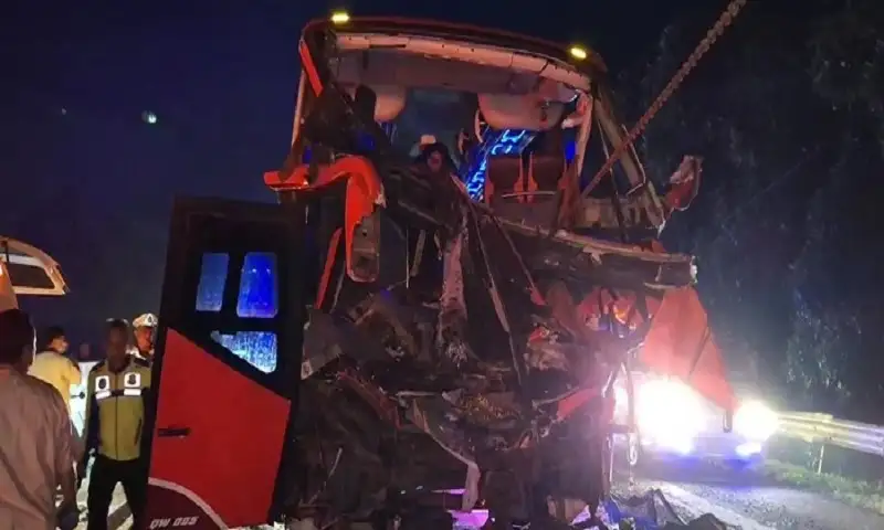 bus cipularang