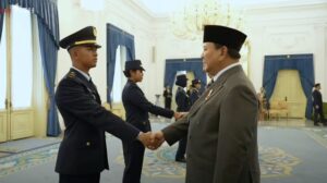 prabowo-lantik-2000-taruna-akmil-akpol-jadi-perwira-tni-polri-1753236856050_169