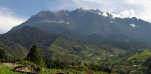 MtKinabalu_view_from_kundasan