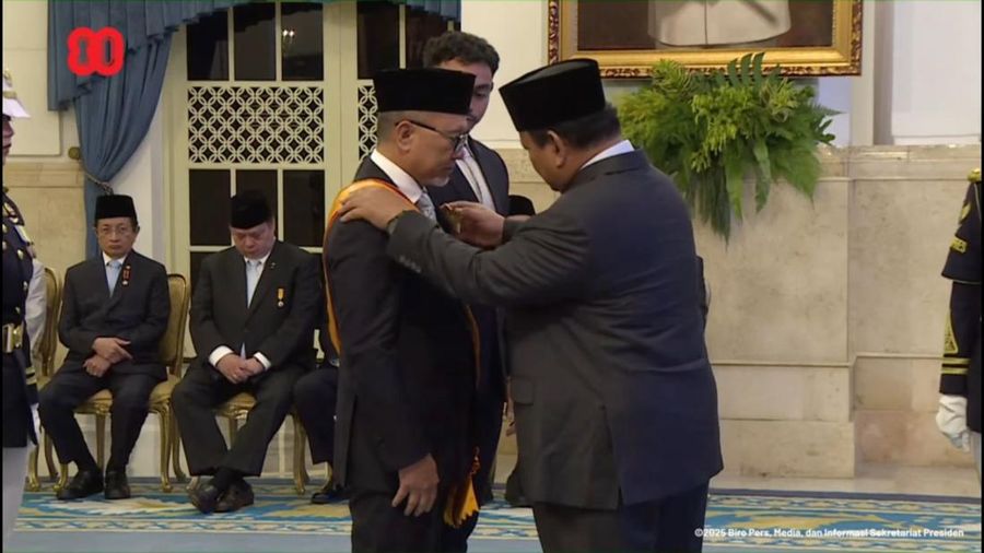 menteri-perdagangan-zulkifli-hasan-dapat-tanda-kehormatan-dari-presiden-ri-prabowo-subianto-1756106461612_169