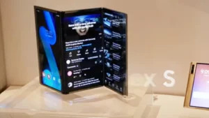 041529700_1746172404-Samsung_Flex_S__1_