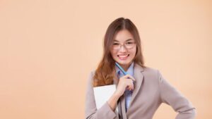 053809800_1749624743-Perempuan_cemerlang_dalam_karier