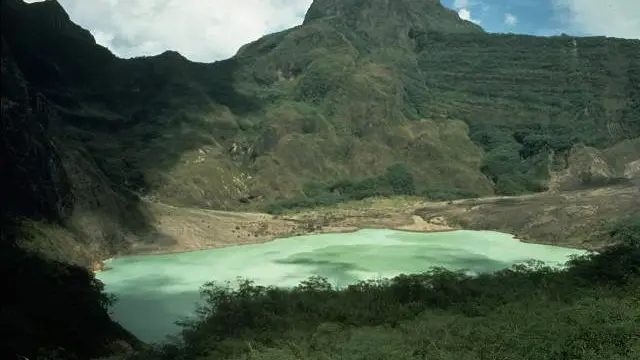 065211400_1616592026-Kelut