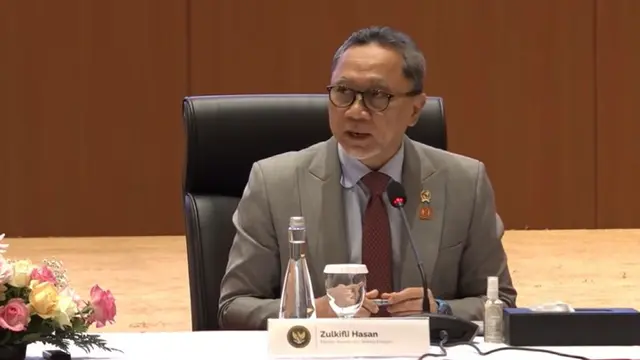 074983800_1755255437-Menteri_Pangan_Zulkifli_Hasan