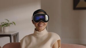 082519100_1686015797-Apple_Vision_Pro_-_2