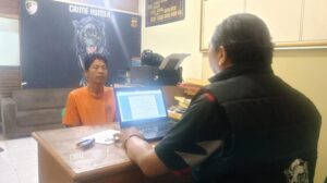 pelaku-perampokan-saat-diperiksa-polisi-1758787198234_169