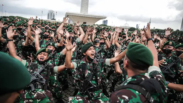 025368300_1643090091-20220125-Dudung-Tinjau-Pasukan-8