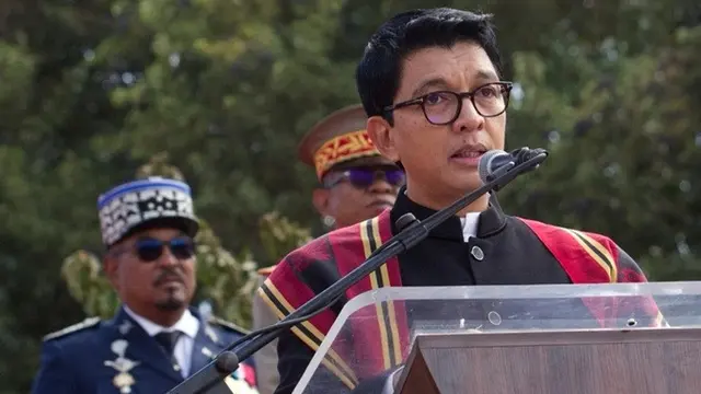 035535500_1760409956-Untitled