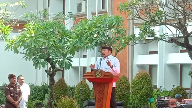 056417300_1758022174-1000548368