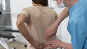 078651900_1761027068-Nyeri_tulang_belakang