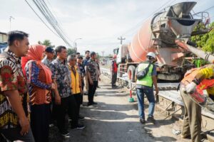 20251002_Pemprov-Jateng_Perbaikan-Jalan-di-pekalongan
