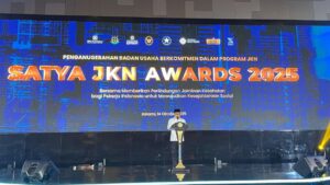 68edfcc26ca1a-menko-pm-muhaimin-iskandar-atau-cak-imin-di-acara-satya-jkn-awards_1265_711