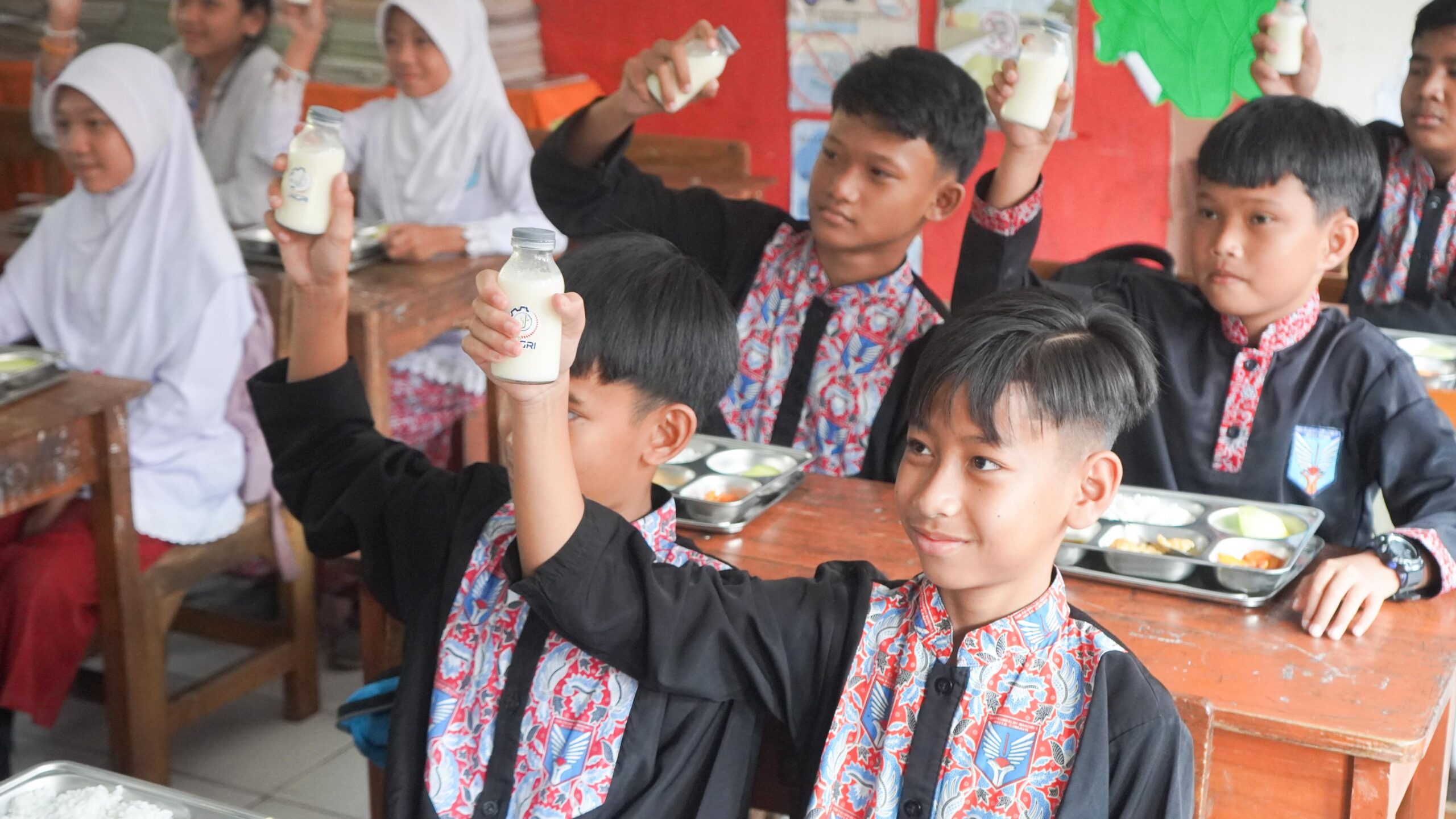 Whats_App_Image_2025_10_13_at_08_29_43_0258516115