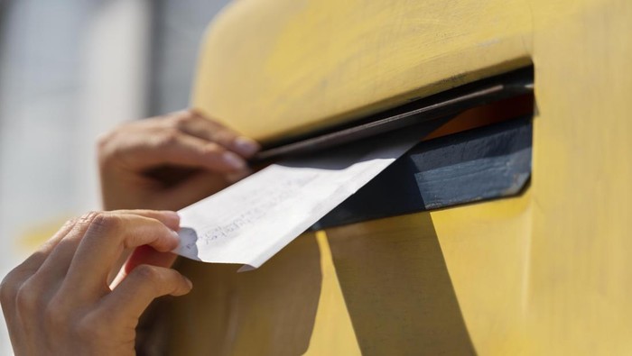 ilustrasi-surat-kotak-pos-surat-menyurat-kode-pos-freepik_169