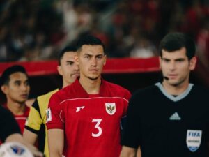 large_jay_idzes_4d5dc43ec6