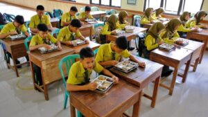 sppg-di-purworejo-siswa-bisa-memesan-menu-1759391755808_169