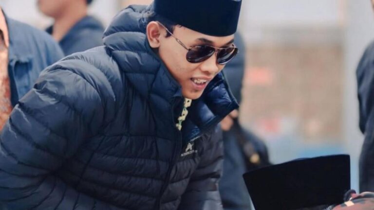 049654700_1763003409-Elham