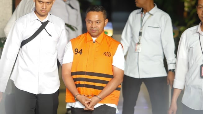 47721-gubernur-riau-abdul-wahid