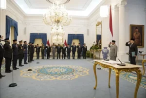 Presiden-secara-resmi-melantik-sembilan-tokoh-yang-terdiri-dari-anggota-Kabinet-Merah-Putih-sert-1-3812316356