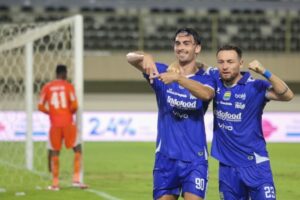 antarafoto_persib_bandung_menang_atas_psbs_biak_1761135246_718ff458ab