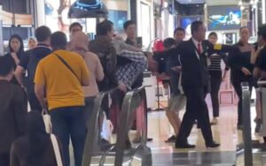 copet-nekat-beraksi-di-grand-indonesia-pengunjung-ngamuk-beri-pelajaran-235710