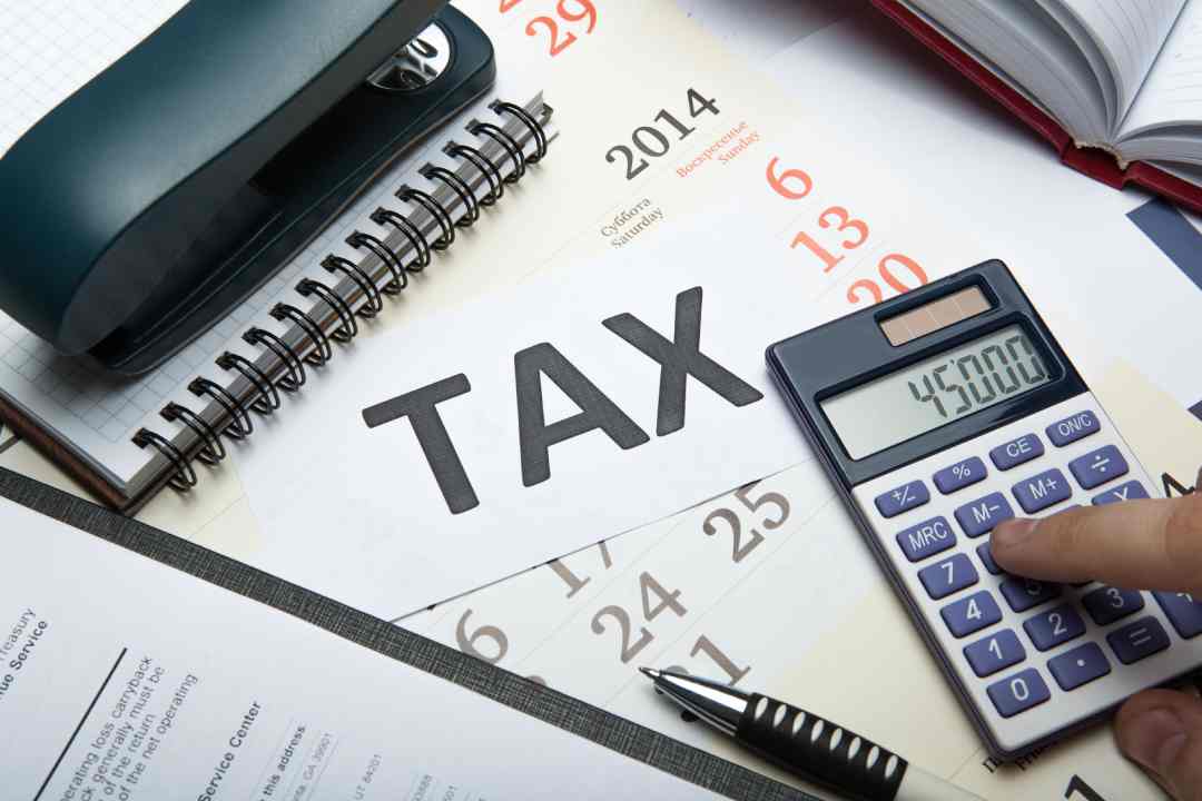 daftar_perusahaan_pembayar_pajak_terbesar_di_indonesia_5b7e03b53a