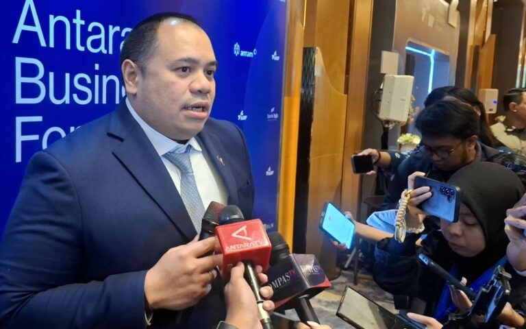 large_1000305888_79336941e4