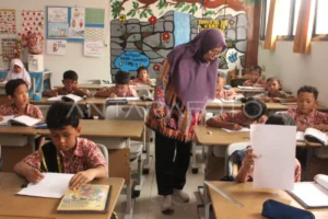 pemerintah-perketat-pengawasan-siswa-dari-aksi-perundungan-18jlf-dom