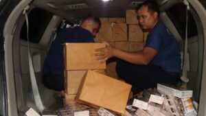 rokok_ilegal_di_mobil_a4287daac7
