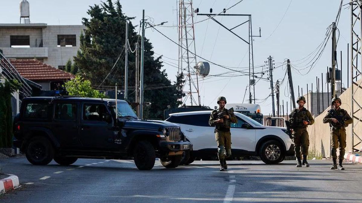 tentara-israel-memeriksa-lokasi-penembakan-tiga-militan-palestina-di-tepi-barat_169