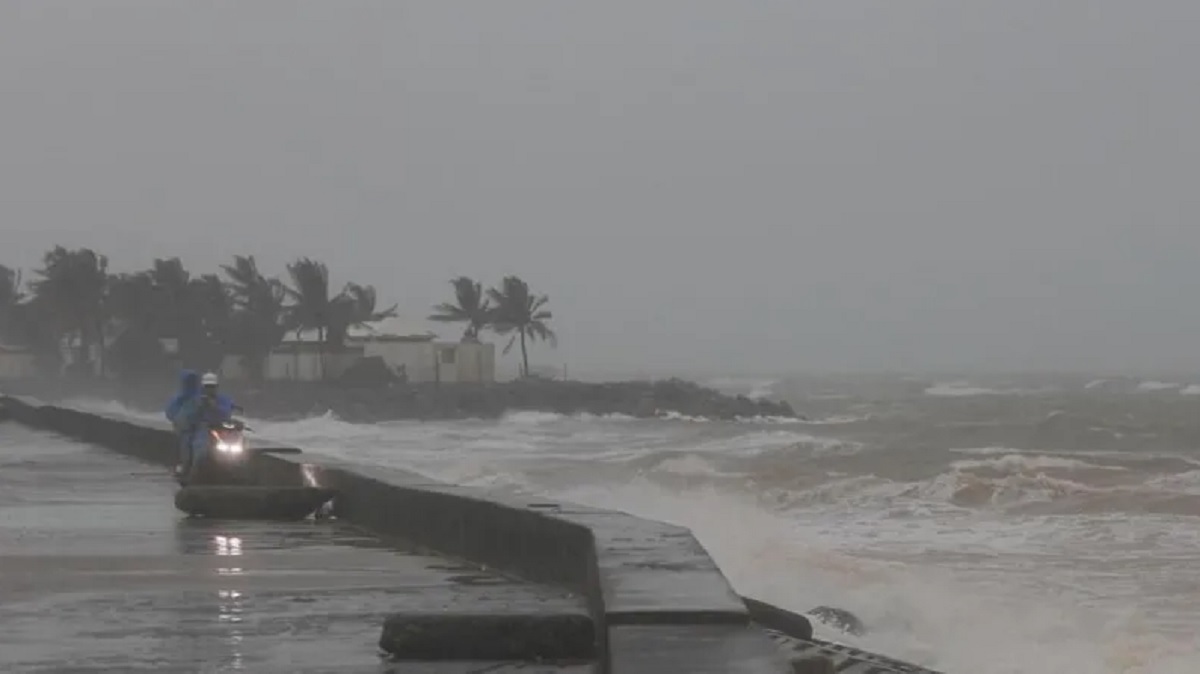 topan_kalmaegi-gqE2_large