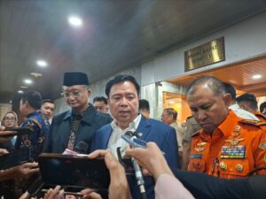 medium_Ketua_Komisi_V_DPR_Lasarus_a1eecc8822